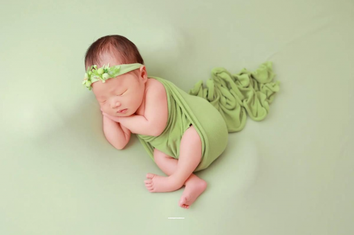 中山宝宝边吃边拉正常吗